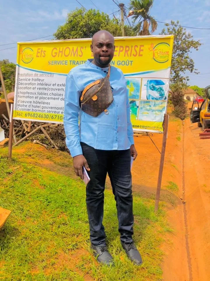 Devanture Ets GHOMS' ENTREPRISE à Nkomo